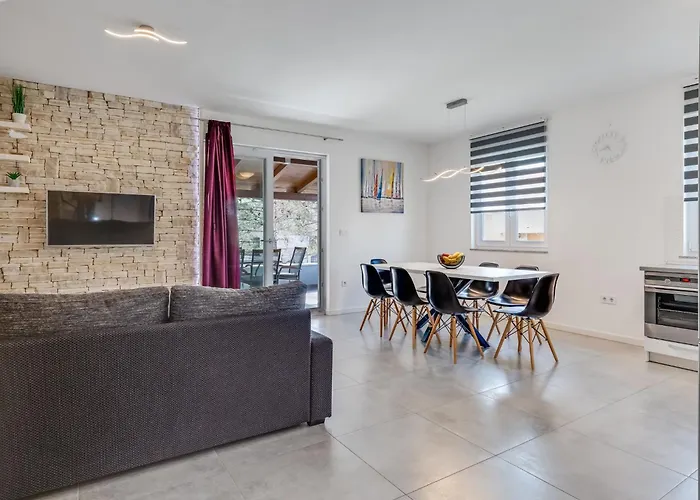 Vikendica Monmar By Interhome