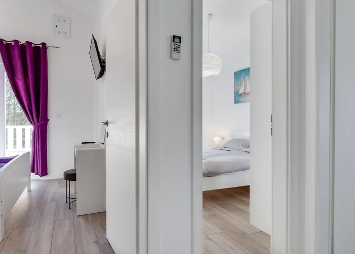 Monmar By Interhome Vikendica