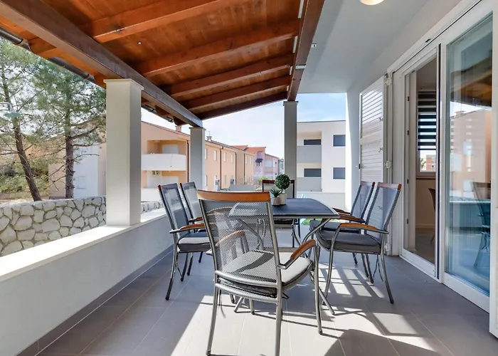 Monmar By Interhome Vikendica