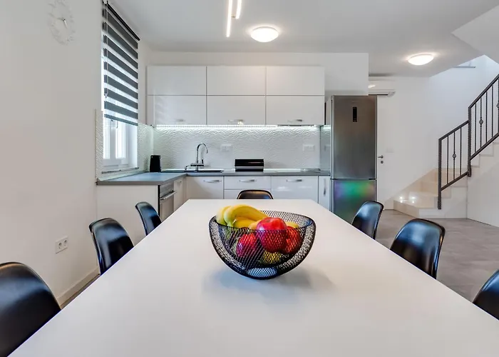 Monmar By Interhome *