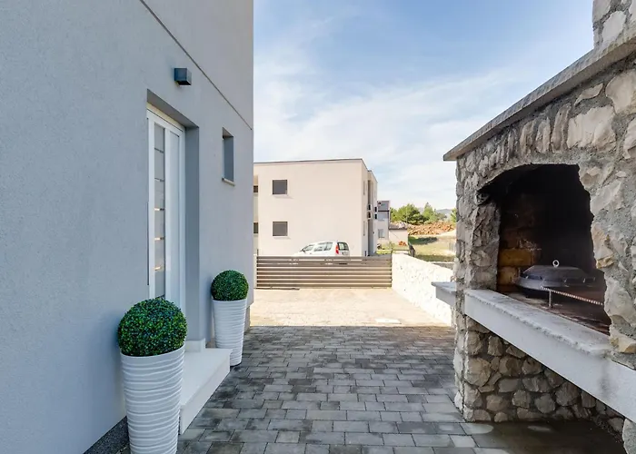 Vikendica Monmar By Interhome