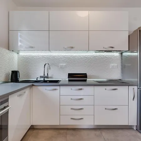 Feriehus Monmar By Interhome Vrsi