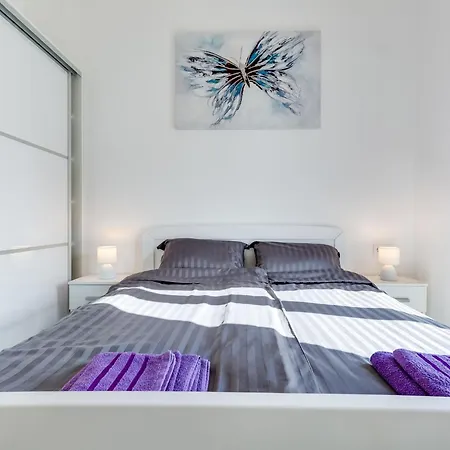 Monmar By Interhome Vrsi