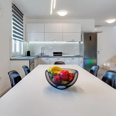 Monmar By Interhome *