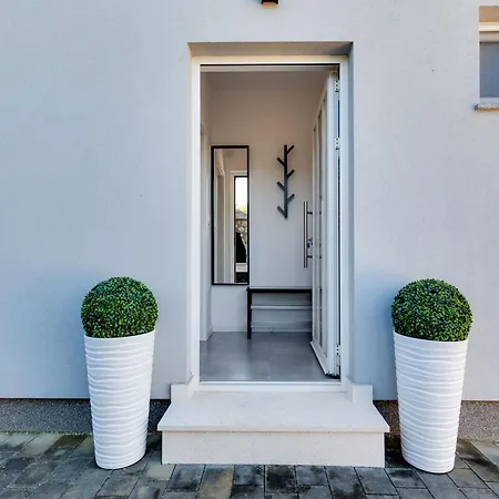 Monmar By Interhome